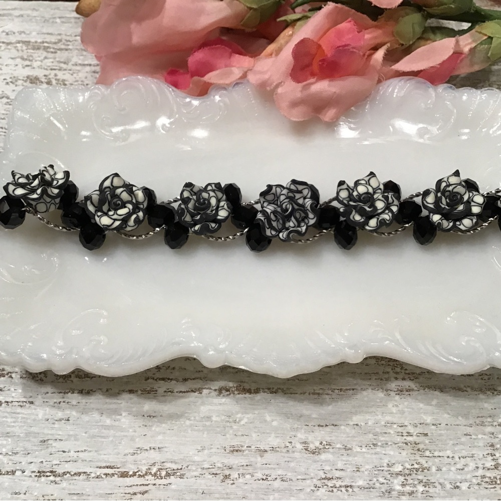 Black Roses Bracelet - Picture 3 of 5
